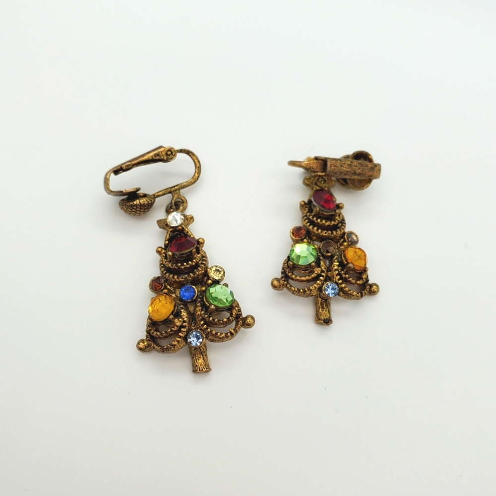 Christmas tree earrings by hollycraft